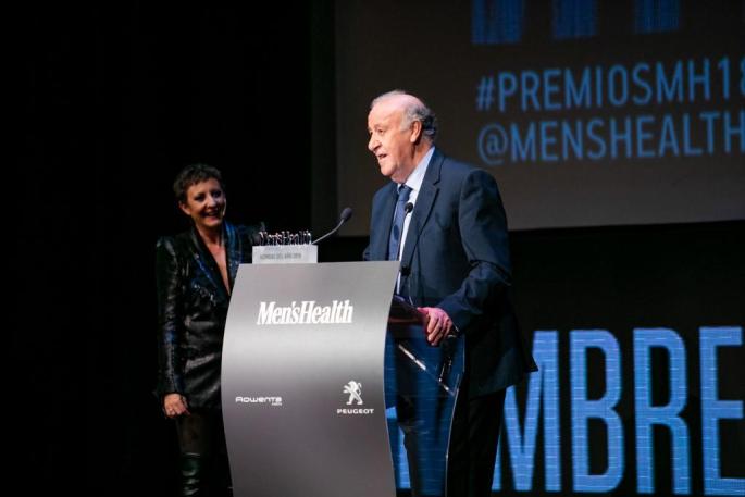 El misterioso caso del bigote de Vicente del Bosque