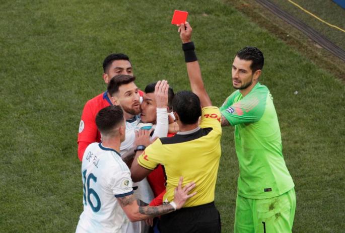 Messi, expulsado por segunda vez en su carrera