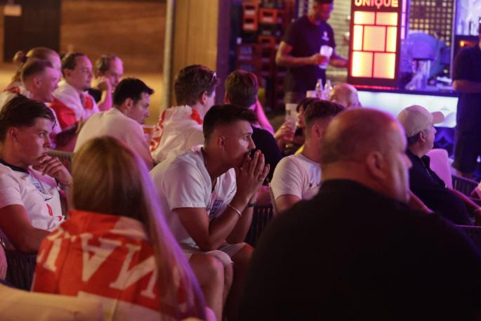 Magaluf llora la derrota de Inglaterra