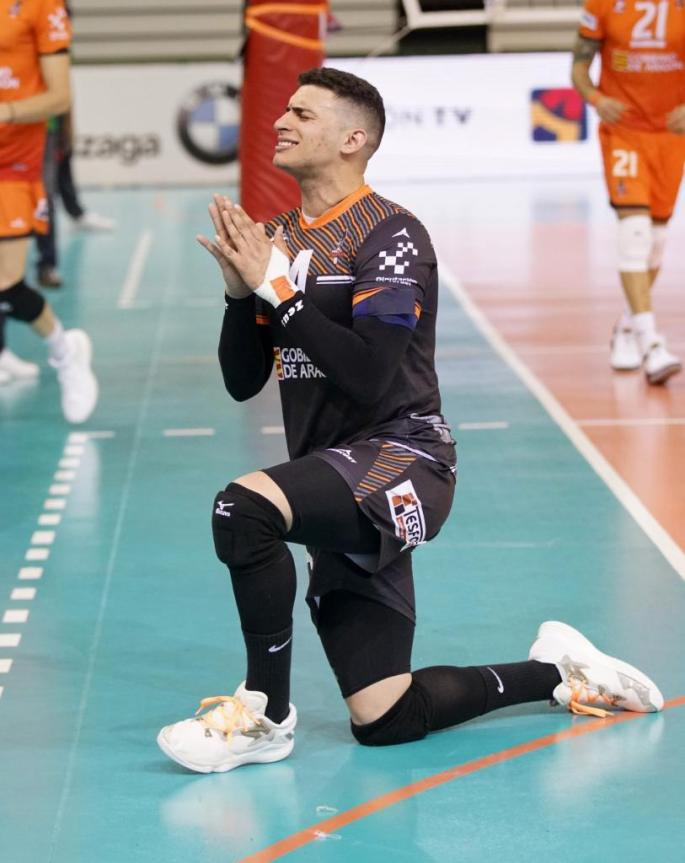 El jugador del Club Voleibol Teruel Vinicius Noronha, encontrado muerto en su domicilio
