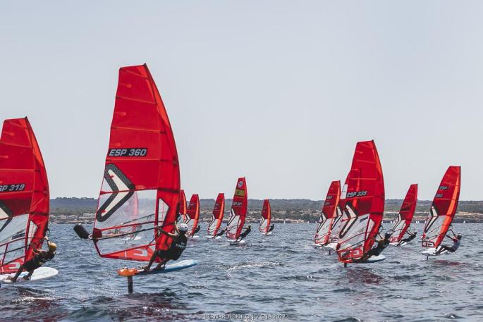 El Gran Día de la Vela-Bufete Frau corona a sus primeros campeones