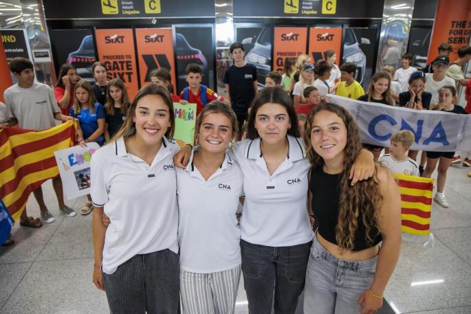 Emotivo recibimiento a las campeonas del mundo de 420