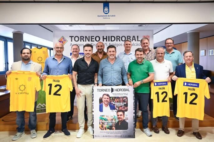 Un partido de estrellas en la pista del barrio