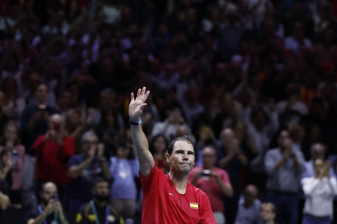 España se rinde al 'eterno' Nadal en un amargo final