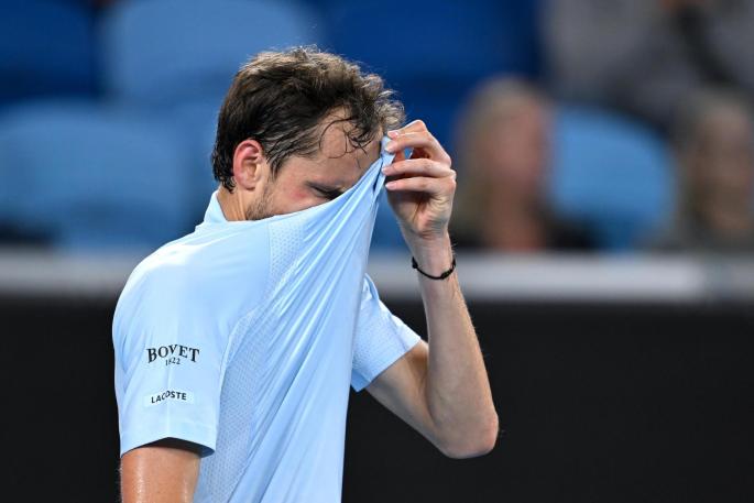 Medvedev minusvalora a Tien y se despide de Melbourne