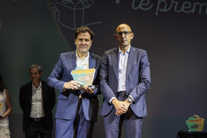 Miquel Àngel Cortés delegado de Promoció de la Ciutat, Comerç i Gestió Digital del Ajuntament d’Inca, recibió la ‘senalla’ de la