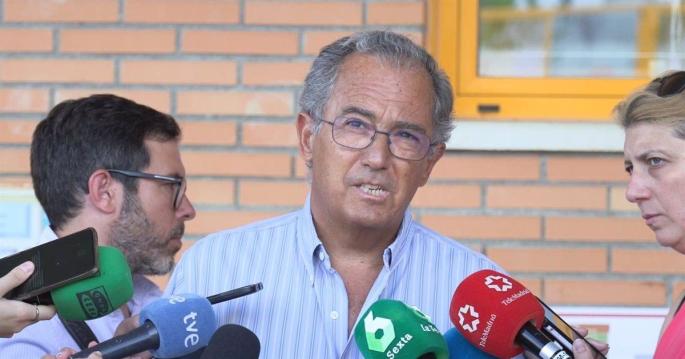 La Comunidad critica que el Gobierno "desincentive" el consumo cuando se esperan "unos meses muy malos" de empleo