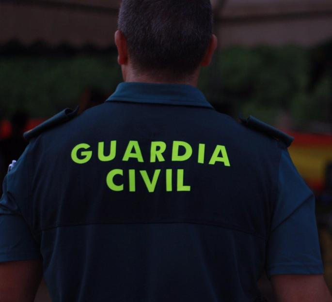Granada.- Sucesos.- La Guardia Civil retira efectivos pero mantiene la vigilancia en Íllora, que sigue en calma