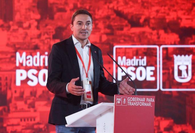 Lobato (PSOE) pide a Ayuso un pacto por la mejora del transporte público y una tarifa plana de 30 euros al mes
