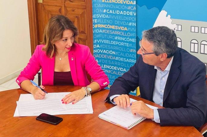 Málaga.- La Junta y el Ayuntamiento de Rincón de la Victoria sientan las bases del crecimiento sostenible del municipio