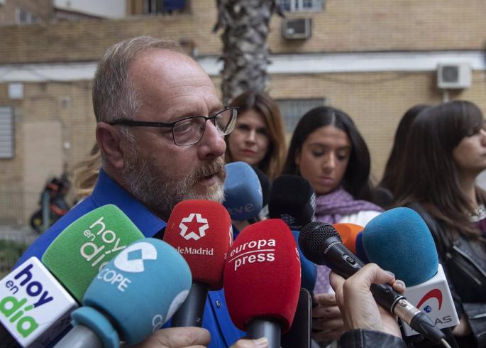 Sevilla.-Tribunales.-El padre de Marta reprocha a la Policía y al juez el resultado del informe del teléfono de Carcaño