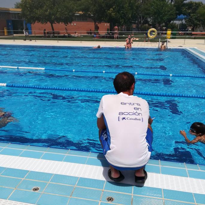 Zaragoza.- Un total de 18 piscinas municipales ofrecerán cursillos de natación para niños y adultos este verano