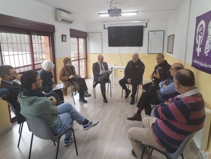 Martín pide a Almeida solución a las quejas vecinales de 'afters' ilegales en Oporto y okupación del campo Puerta Bonita