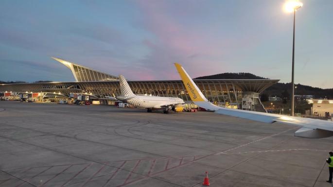 Se elevan a cinco los desvíos en Bilbao por las fuertes rachas de viento, y a cinco las cancelaciones