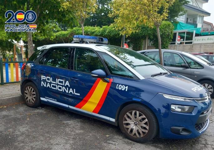 Sucesos.-Un hombre drogado llama a la Policía porque cree que han entrado en su casa y los agentes descubren un arsenal