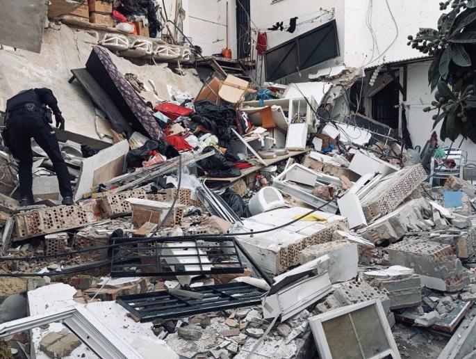 Cádiz.-Sucesos.- Rescatadas dos personas tras derrumbarse una vivienda en El Puerto