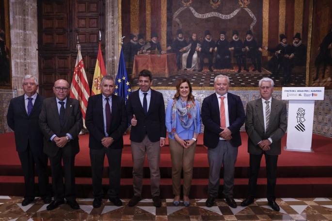 AV.- El I Pacto del Agua por l'Albufera prevé 24,3 hm3 para el lago desde el Júcar y el Turia, 12,9 más de lo previsto