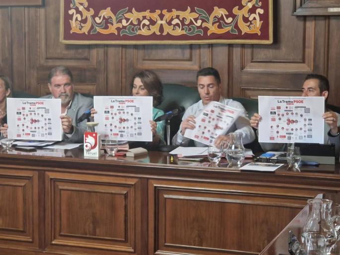 El Pleno del Ayuntamiento de Teruel pide la dimisión de Pedro Sánchez por la corrupción de su Gobierno
