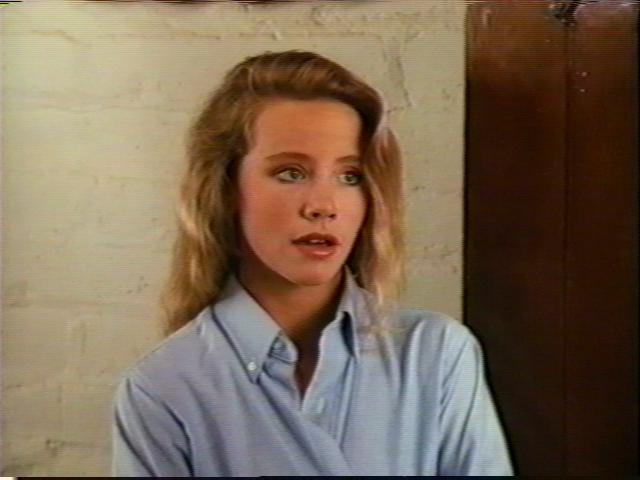 Fotograma donde aparece Amanda Peterson