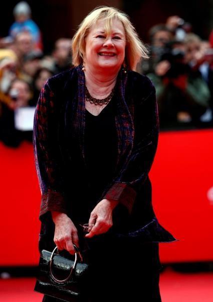 Shirley Knight