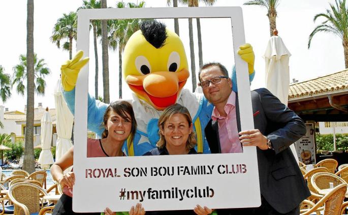 Menorca Alaior Son Bou hotel Club Royal Son Bou subdirectora / mascot