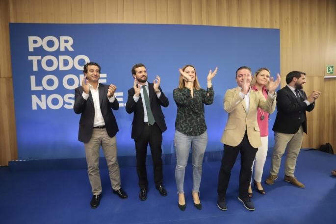 Pablo Casado con los candidatos al Congreso y al Senado de las Islas y el presidente Biel Company