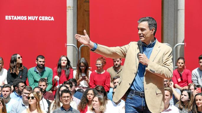 El secretario general del PSOE y presidente del Gobierno, Pedro Sánchez, interviene en un acto del partido en el Palacio de Lore