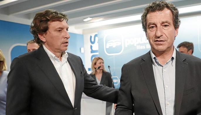 Company, con Isern, en la noche electoral. El candidato a alcalde podría seguir su mismo camino
