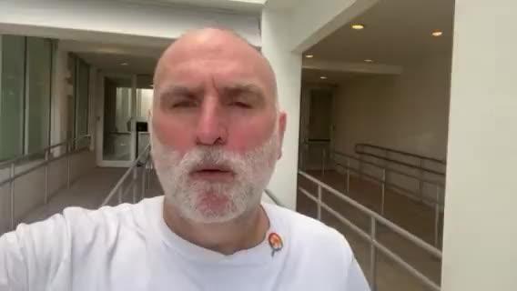El chef José Andrés viaja a Ucrania para alimentar a refugiados