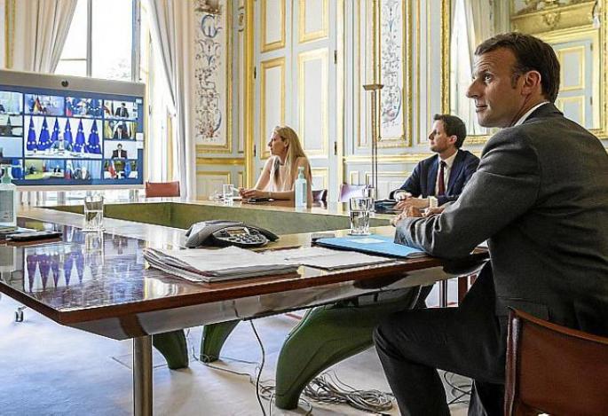 Emmanuel Macron participando por videoconferencia en la cumbre europea. |