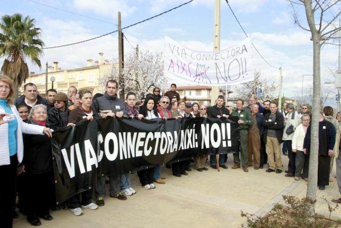 PALMA. CARRETERAS. UNOS 300 VECINOS SE UNEN PARA EVITAR EL DERRIBO DE CASAS POR LA VIA CONECTORA.