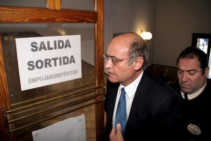 CASO PUERTOS.