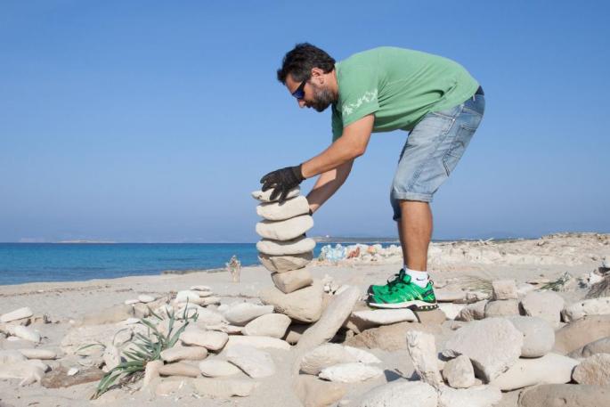 'Cairn', piedras que dañan flora y fauna