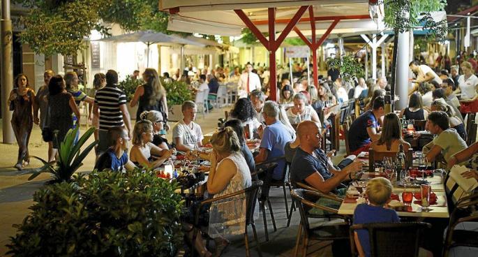 El Pacte eliminará más del 40 % de las terrazas de Santa Catalina y es Jonquet