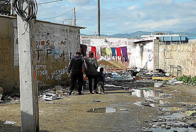 Vecinos de Son Banya sospechan que les echan por interés empresarial