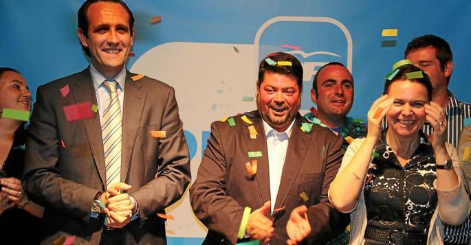 La situación del PP provoca un goteo de bajas de militantes en la última semana