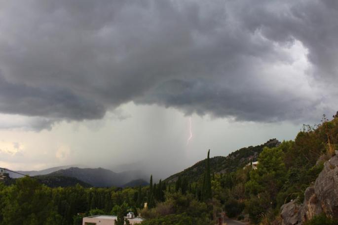 La gota fría se desplaza con lentitud hacia las Baleares» Noticia/1024199: La gota fría se desplaza con lentitud hacia las Balea