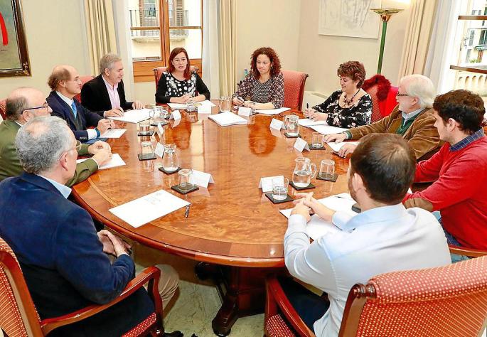 Reunión entre el Cercle d'Economia y Francina Armengol.