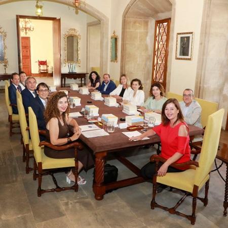 Reunión del Consell de Govern presidido por la socialista Francina Armengol