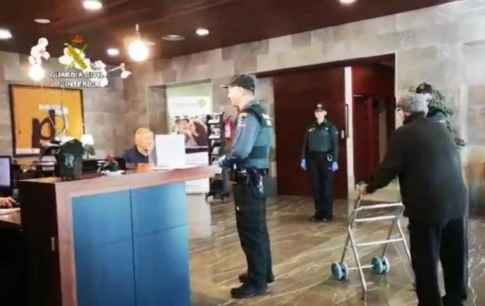 Guardia Civil visita residencias