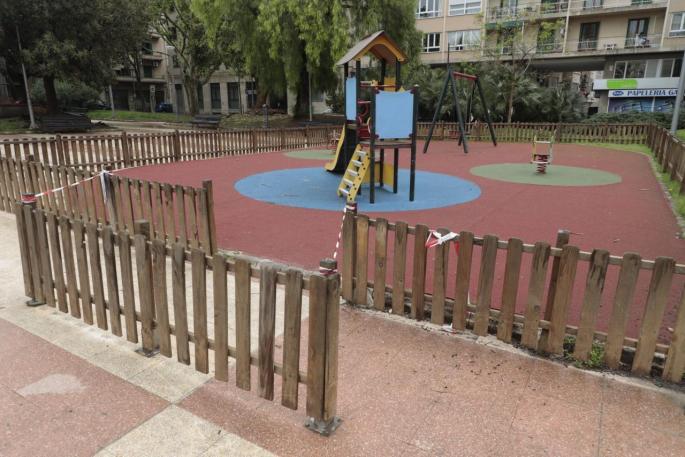 Todo hace prever que los niños aún tardarán en jugar en los parques con normalidad