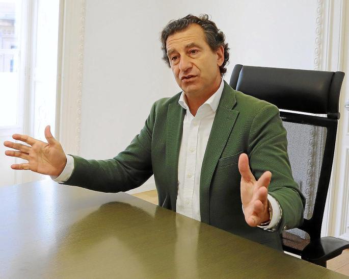 El presidente regional del PP, Biel Company, en la sede del partido