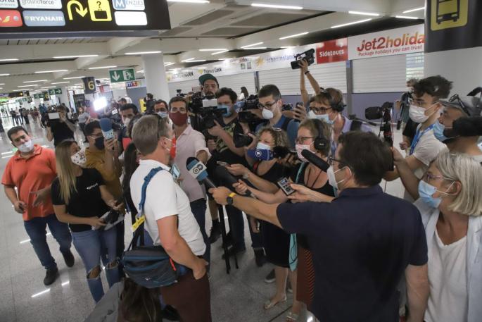 La llegada de los primeros turistas despertó una gran expectación mediática