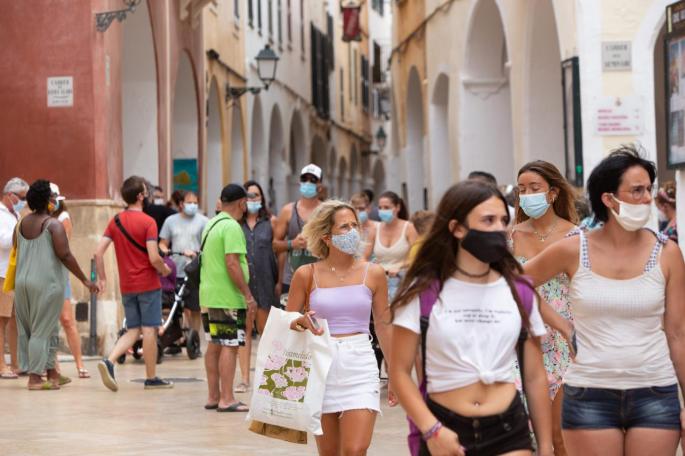 El uso de la mascarilla se ha generalizado en Baleares para evitar contagios