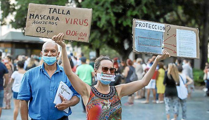 Concentración «contra el abuso político y sanitario» en Palma