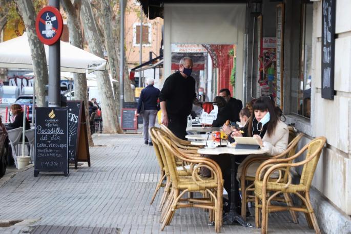 Excepciones al cierre de bares y restaurantes en Mallorca e Ibiza
