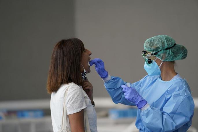 Imagen de la realización de una prueba PCR