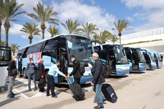 TUI confía en que el proceso de vacunación permita la reactivación del sector turístico