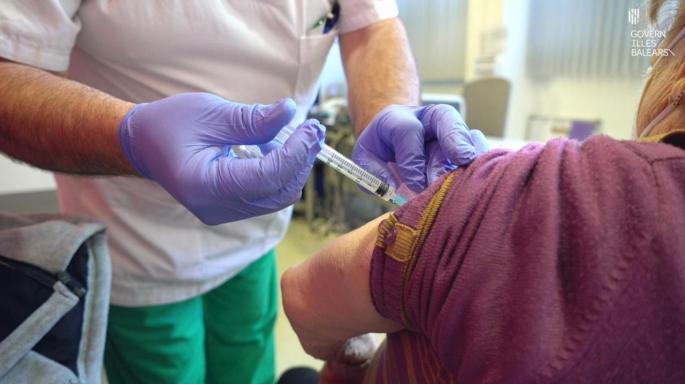 Baleares no se posiciona sobre la revisión de las segundas dosis que proponen otras CCAA