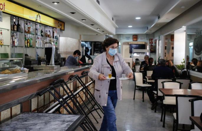 El Govern propone a la restauración abrir los interiores hasta las 23:30